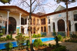 تکیه «بیگلربیگی» از زیباترین بناهای دوره قاجار