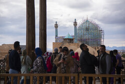 بازدید یک میلیون و ۵۰۰ هزار گردشگر از جاذبه‌های تاریخی اصفهان