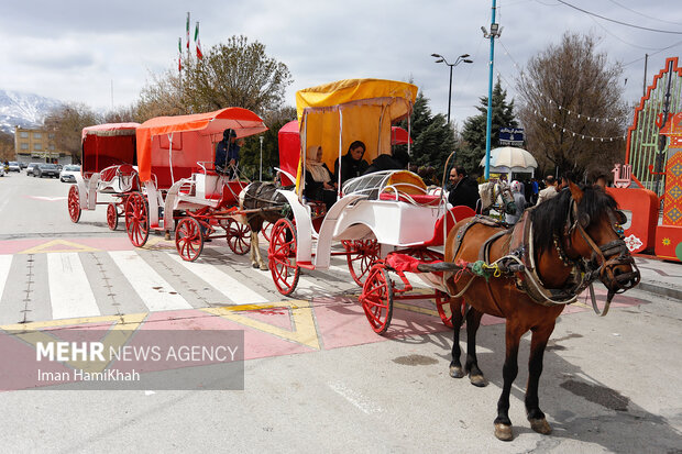 Nevruz yolcuları Hemedan kentinde