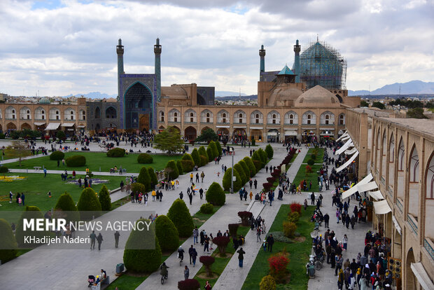 مهلت ۲ ماهه استانداری به برای اتمام مرمت مجموعه تاریخی نقش جهان مهلت ۲ ماهه استانداری به برای اتمام مرمت مجموعه تاریخی نقش جهان
