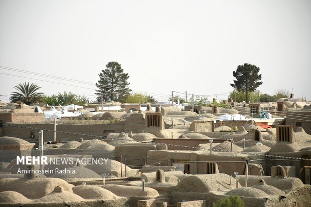 خوسف دیار شعر و نرگسها / خاطره بازی در کوچههای بافت تاریخی خور