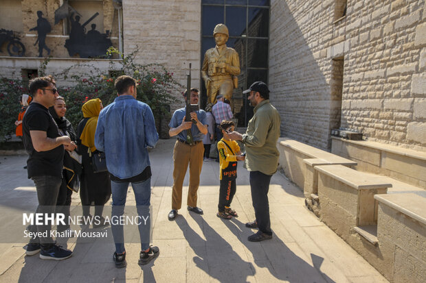 حضور میهمانان نوروزی در «موزه جنگ خرمشهر»