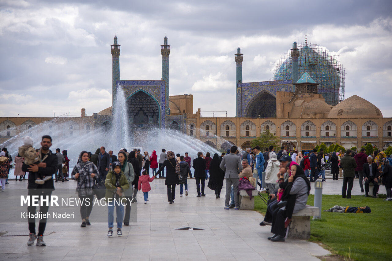 بازدید گردشگران از بناهای تاریخی اصفهان رکورد نوروز را شکست