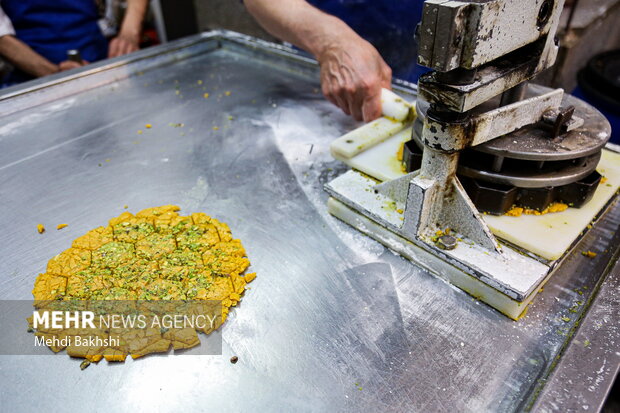 کارگاه سوهان پزی در <a href='https://sayeb.ir/tag/%d9%82%d9%85'></div>قم</a>