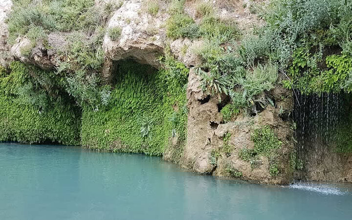 سمیرم شهر هزار چشمه /عروس زاگرس در ارتقاع ۳۵ متری خودنمایی میکند