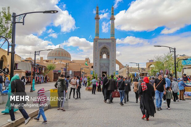 Tourists visit beautiful Yazd city in Nowruz
