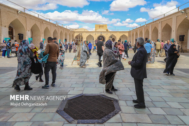 Tourists visit beautiful Yazd city in Nowruz

