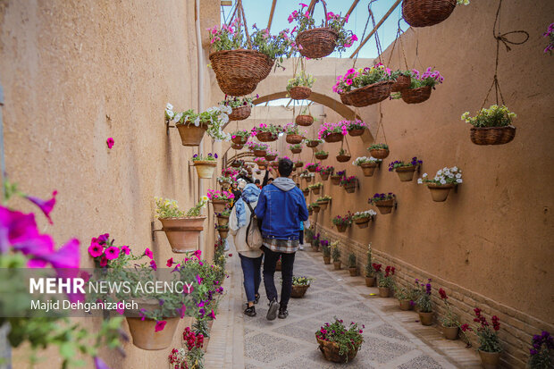 Tourists visit beautiful Yazd city in Nowruz
