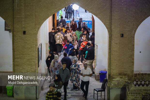 Tourists visit beautiful Yazd city in Nowruz
