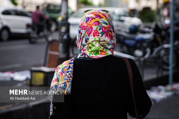 امروزه هنر های ایرانی و اسلامی در صنعت پوشاک بسیار مورد استفاده قرار می گیرد