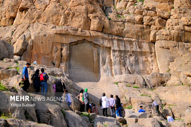 پایگاه جهانی بیستون میزبان گردشگران نوروزی