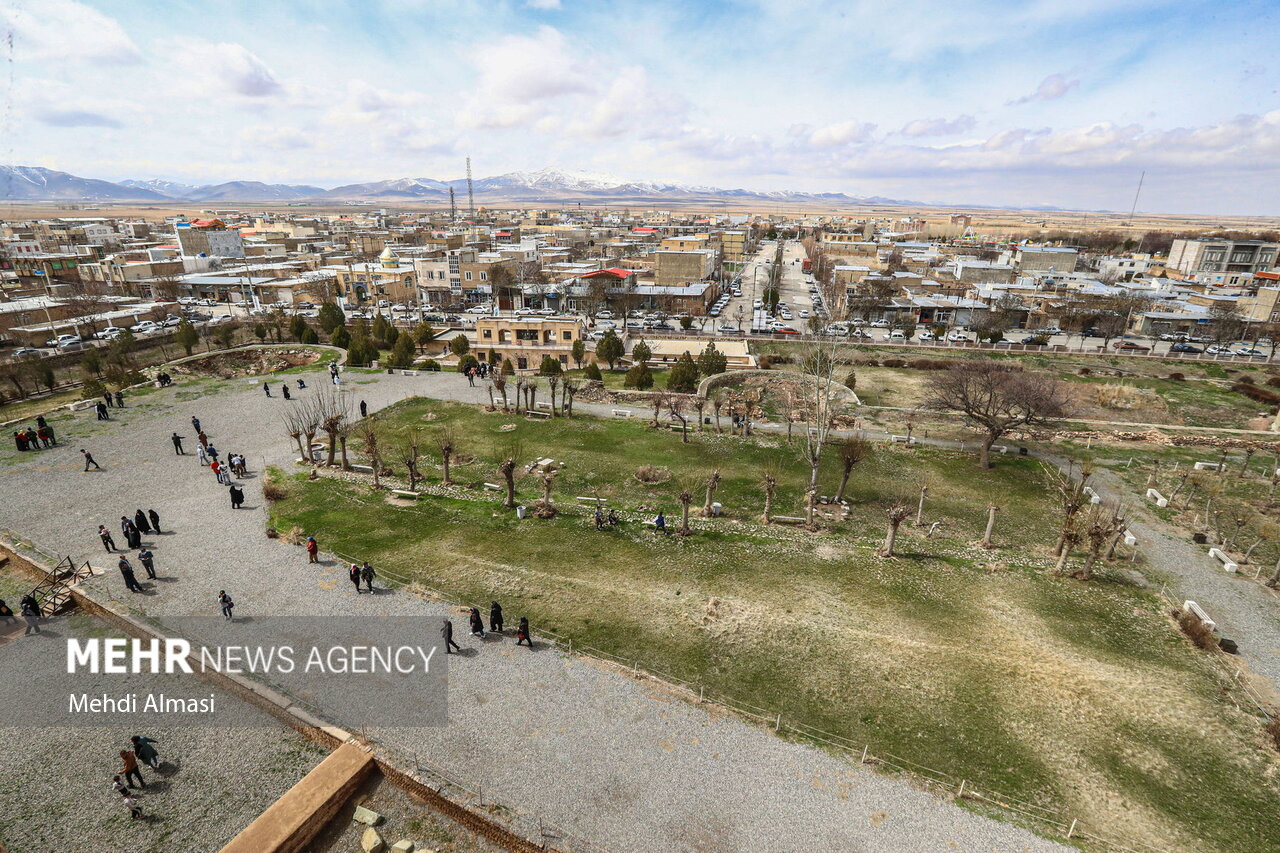 ساخت و سازهای غیرمجاز در حریم گنبد سلطانیه؛ جلوی تخلف گرفته شد