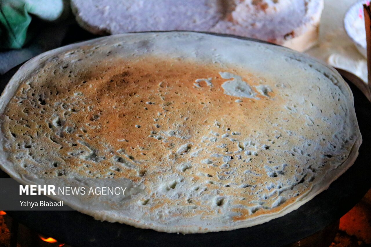 بررسی جامع: عطر نان محلی در جشن «مهمانی امت احمد»؛ خدمت به عشق پیامبر رحمت(ص) | مهر - کد 01d3