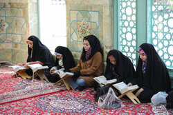 ۶۳ مسجد در شهر تهران میزبان محافل قرآنی سی امین نمایشگاه قرآن/استفاده از  قاریان گمنام و خوشخوان