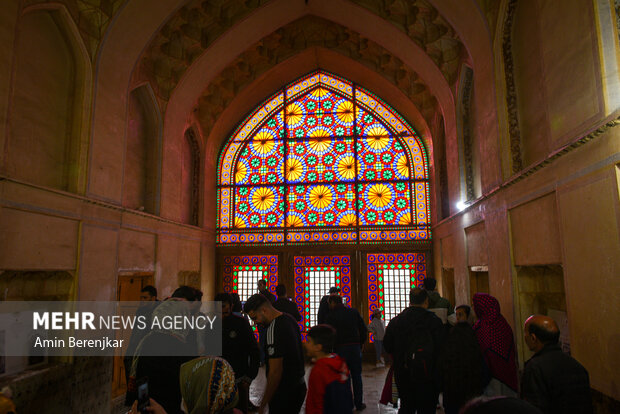 گردشگران نوروزی در مجموعه زندیه شیراز