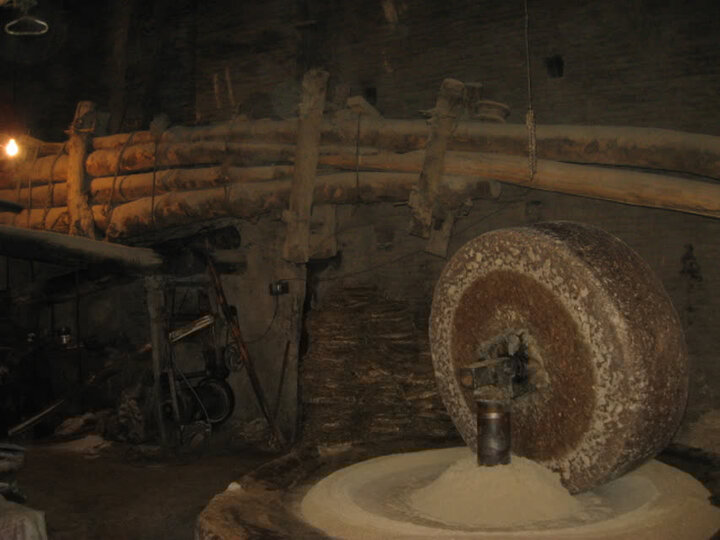 شهرضا؛ پایتخت سفالهای زیبا و انارهای دانهیاقوتی