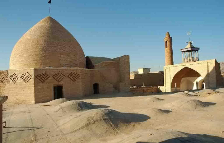 شهرضا؛ پایتخت سفالهای زیبا و انارهای دانهیاقوتی