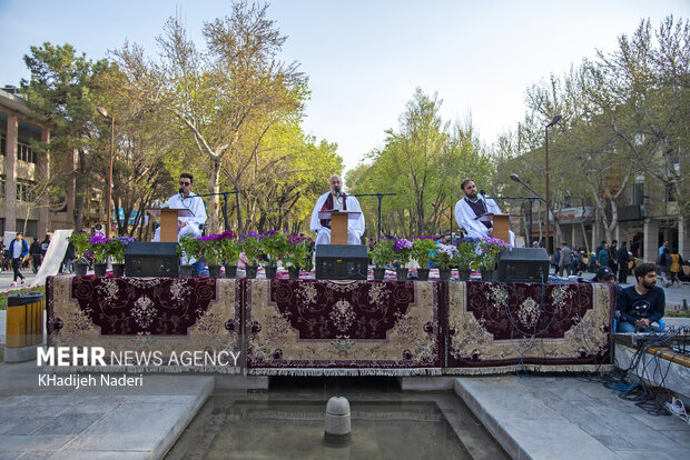 تلاوت قرآن کریم در گذر فرهنگی چهارباغ اصفهان