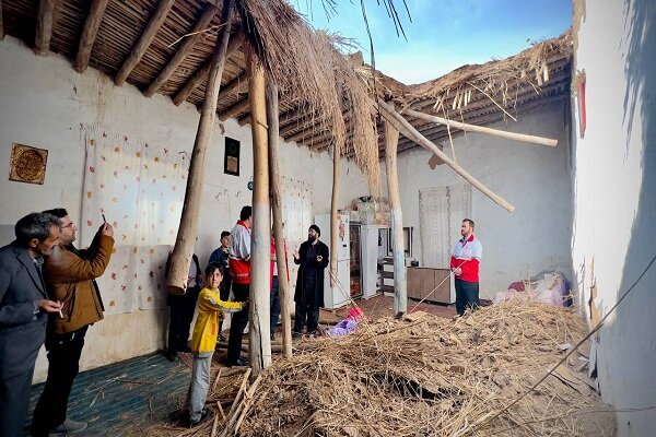 امدادرسانی به زلزله زدگان خوی و سلماس توسط هلال احمر