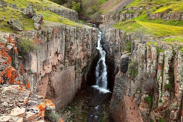 گذراندن «روز طبیعت»در سایه سار درختان و نسیم رودها