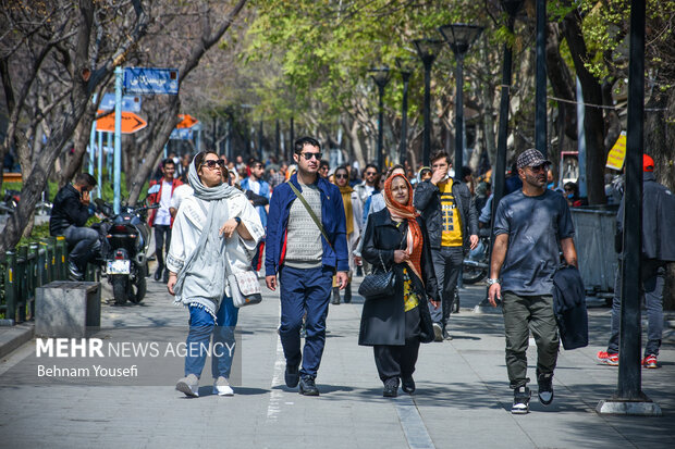 گردش نوروزی خیابان های خلوت پایتخت