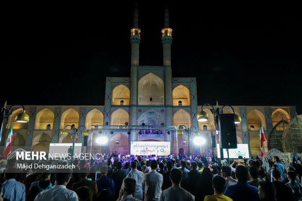 جشن بزرگ روزه اولیها در یزد جشن بزرگ روزه اولیها در یزد