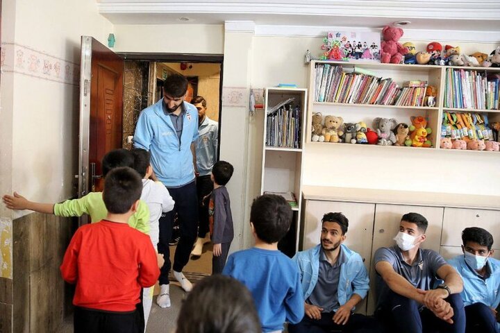 حضور اعضای تیم ملی فوتبال ایران در مراکز خیریه