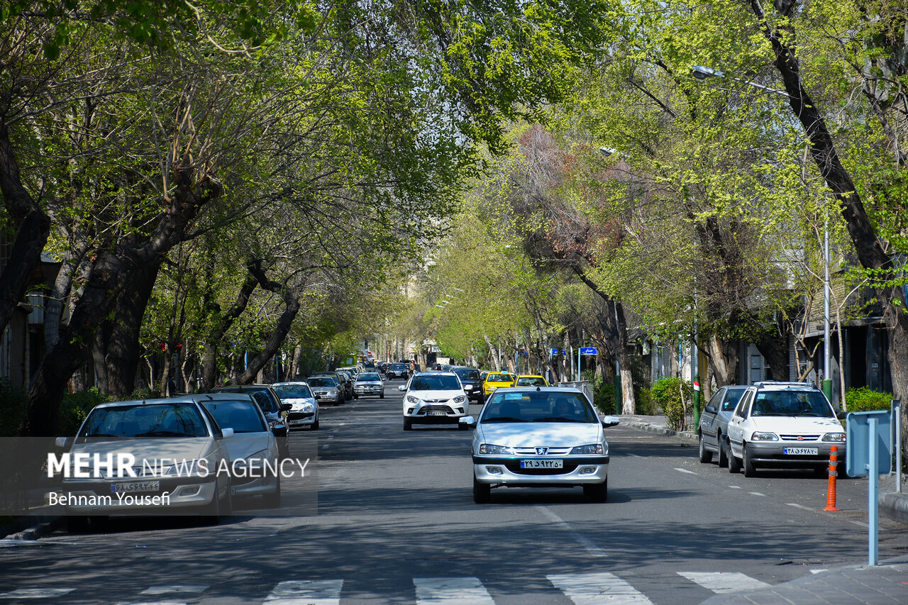 معابر و بزرگراه‌های شهر تهران خلوت است