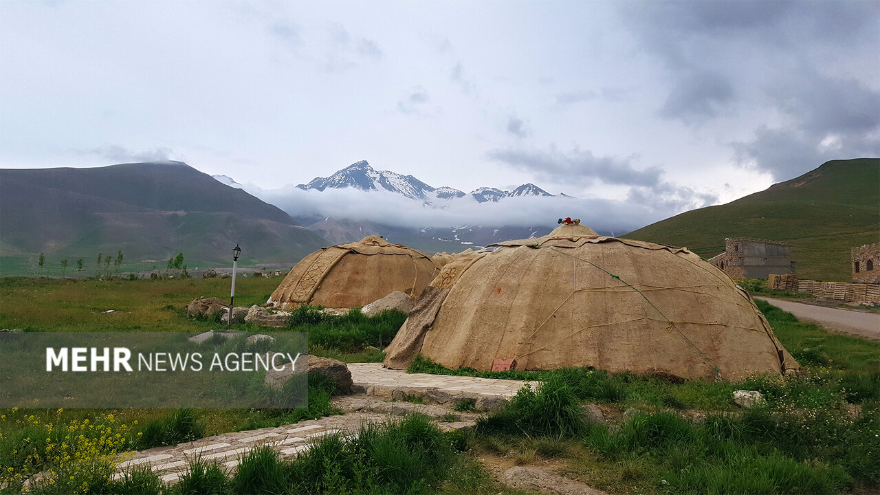 خروش چشمههای جوشان در دل کوه سبلان