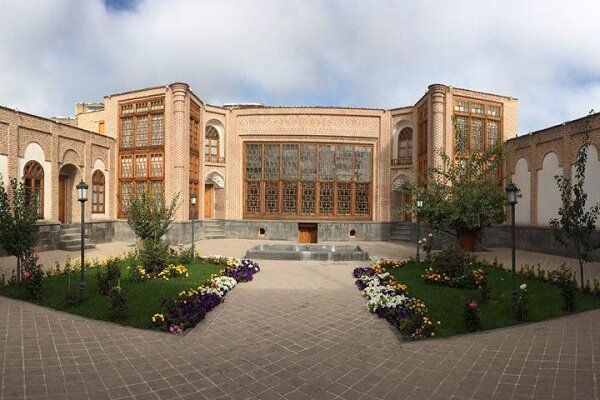 آثاری ماندگار از هنر و معماری در لابهلای آجرهای رنگی