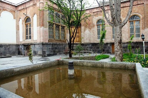 آثاری ماندگار از هنر و معماری در لابهلای آجرهای رنگی
