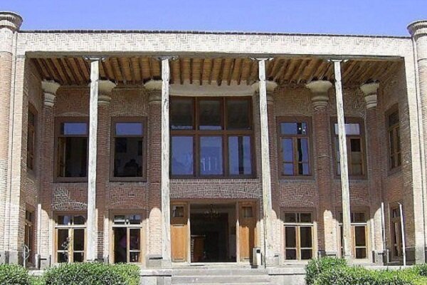 آثاری ماندگار از هنر و معماری در لابهلای آجرهای رنگی