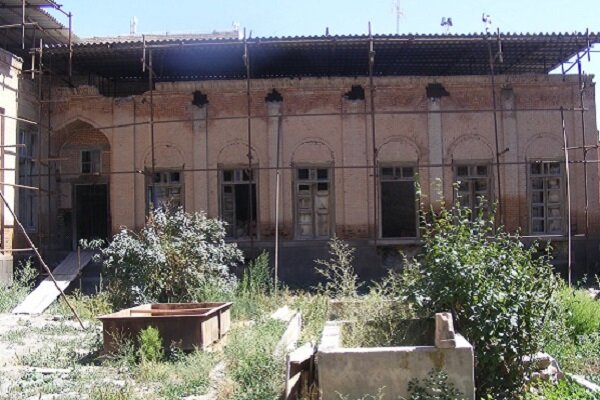 آثاری ماندگار از هنر و معماری در لابهلای آجرهای رنگی