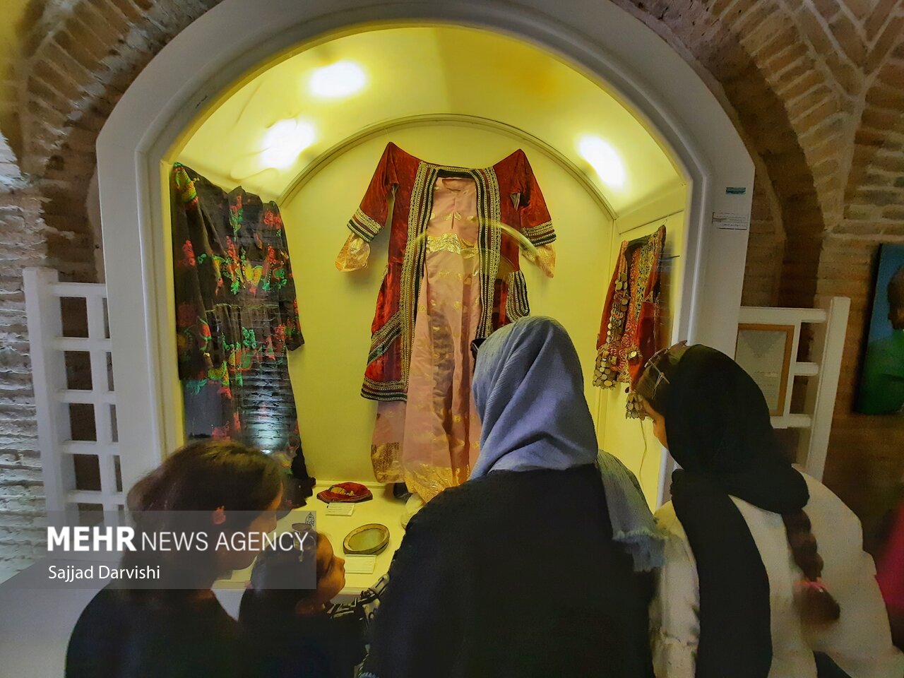 لباسهای محلی لرستان؛ اوج زیبایی در نهایت سادگی