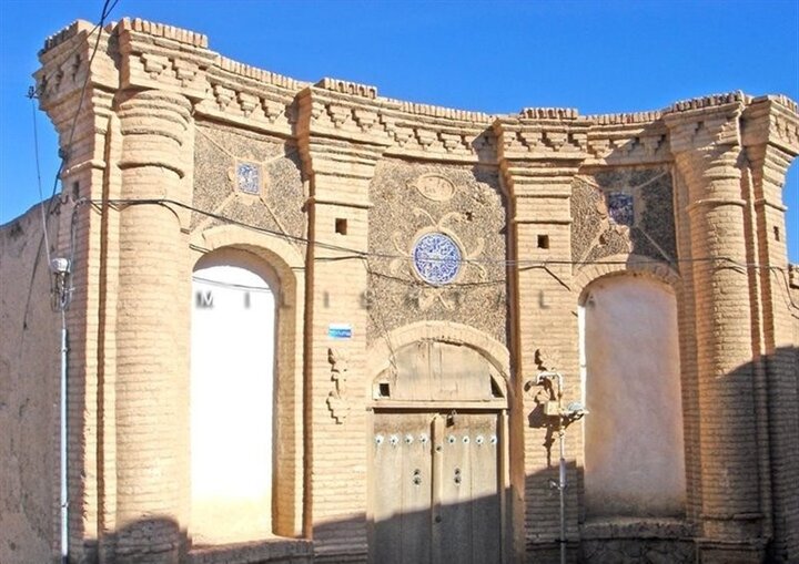 معرفی جاذبه های گردشگری آشتیان/سرزمینی کهن با هویت دینی و تاریخی