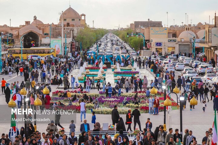 Yerli turistler bayramda Yezd kentine akın etti