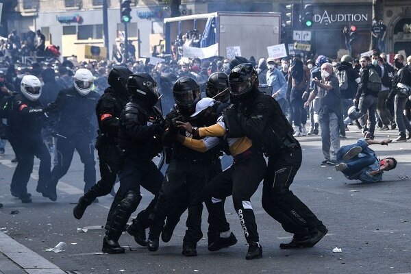 فرانس، احتجاج میں شدت، سڑکوں پر پولیس کی اضافی نفری تعیینات