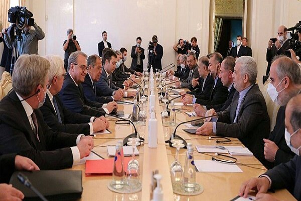 FM hopes Iran-Russia coop. deal to be finalized in a month