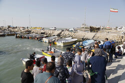 قایق‌های صیادی بندرعباس مهیای میزبانی مردم در عید غدیر