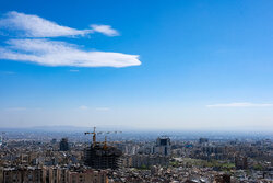 کیفیت هوا در تهران بهبود یافت/باد و باران به داد پایتخت رسید