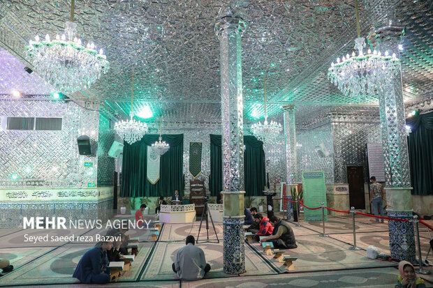 حرم امام زادہ صالح(ع) تہران میں "قرآنی محفل" کا انعقاد
