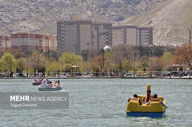 جوشش چشمه فصلی «کیو»؛ بازگشت حیات به دریاچه خرمآباد