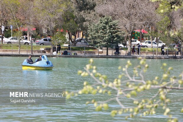 جوشش چشمه فصلی «کیو»؛ بازگشت حیات به دریاچه خرمآباد