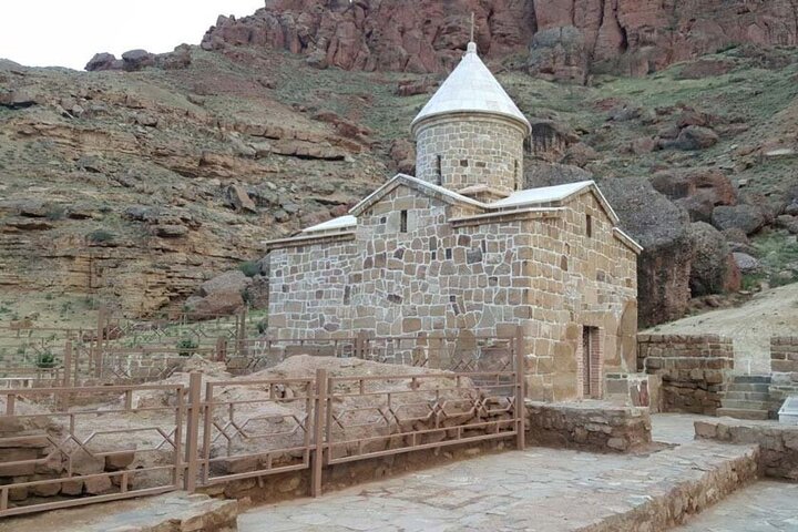 عناصر جزئیات بنای ۱۲ کلیسای قدیمی تهران بررسی شد عناصر جزئیات بنای ۱۲ کلیسای قدیمی تهران بررسی شد
