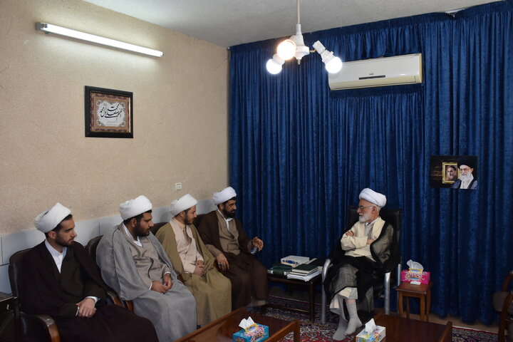 دستگاه قضایی و امنیتی باعوامل ساختار شکن در جامعه برخورد جدی کند