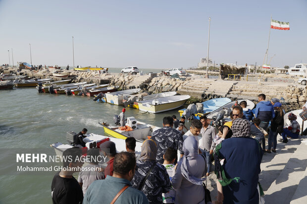 قایق‌های صیادی بندرعباس مهیای میزبانی مردم در عید غدیر 
