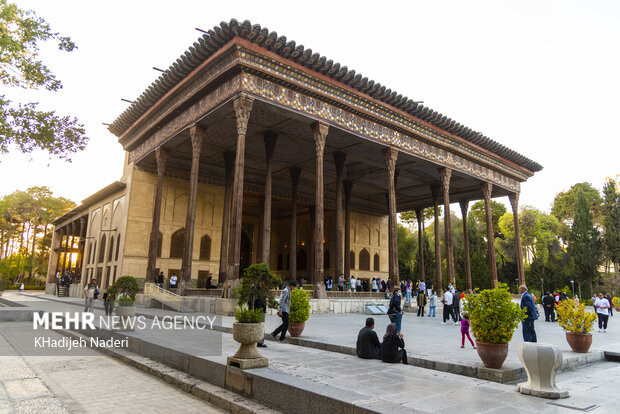 وجود موریانه در بنای کاخ چهلستون صحت ندارد