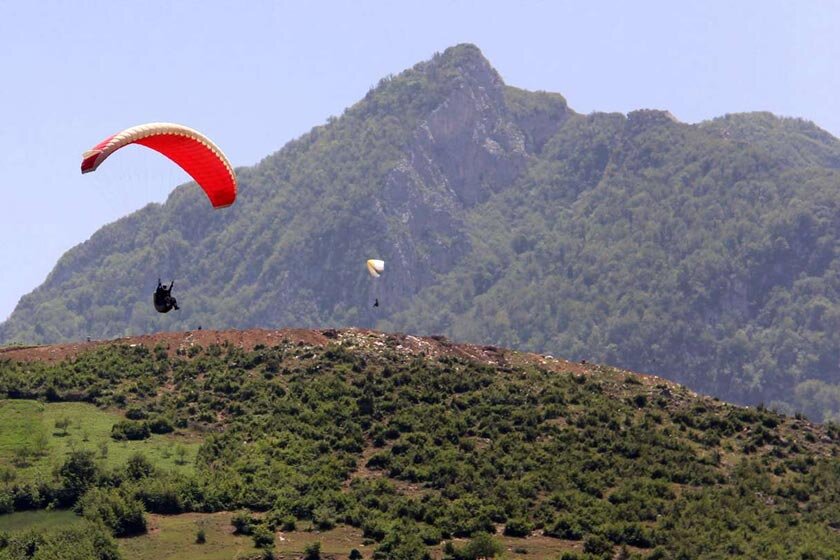 رخ نمایی بهار در نگین سبز گلستان/جادوی آبشارهای بدیع افسون می کند