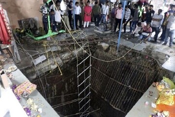 Hindistan'da tapınağın zemini çöktü: 35 ölü