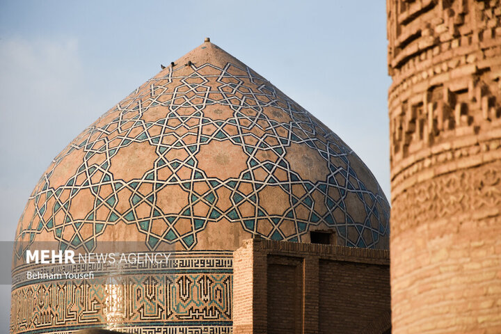 معرفی جاذبه های گردشگری شهر یاقوت های سرخ/ازقلعه دختر تاشهر آوه